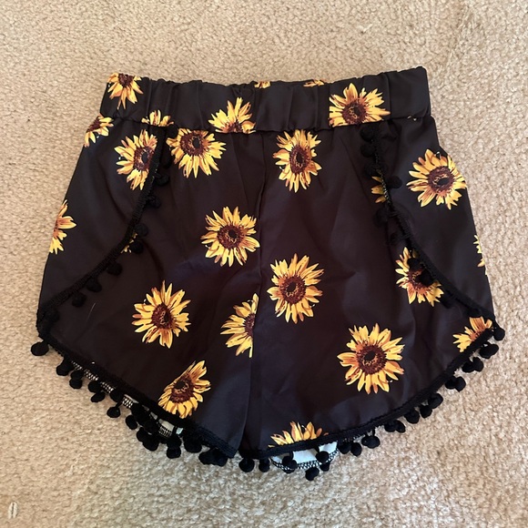 Sunflower shorts - Picture 2 of 5